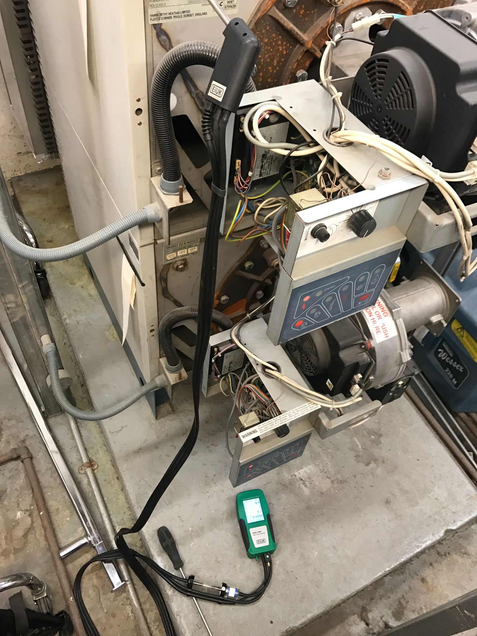 gas safe registered engineer near me Hampton Wick, KT1